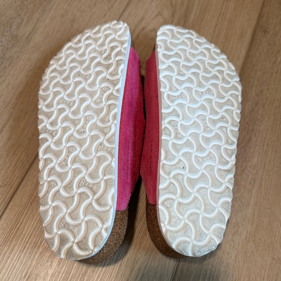 Birkenstock Arizona Soft Footbed in Fuchsia Tulip - Picture 4 of 6